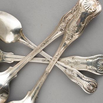 12 pieces of silverware, mid 19th / and early 20th century. Weight 635 g incl steel blade.