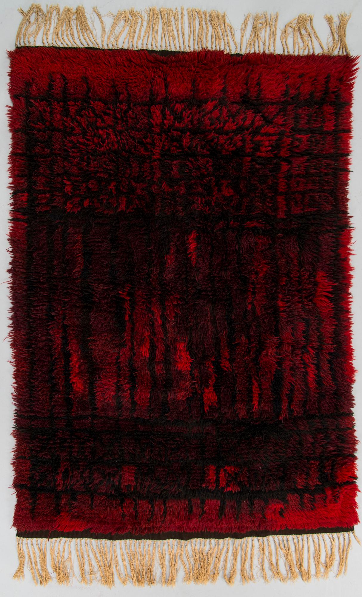 Kirsti Ilvessalo, A Finnish long pile Ryijy Rug, model Friends of Finnish Handicraft. Circa 180 x 133 cm.