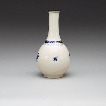 A blue and gold flask, Qing dynasty, late 18th Century.