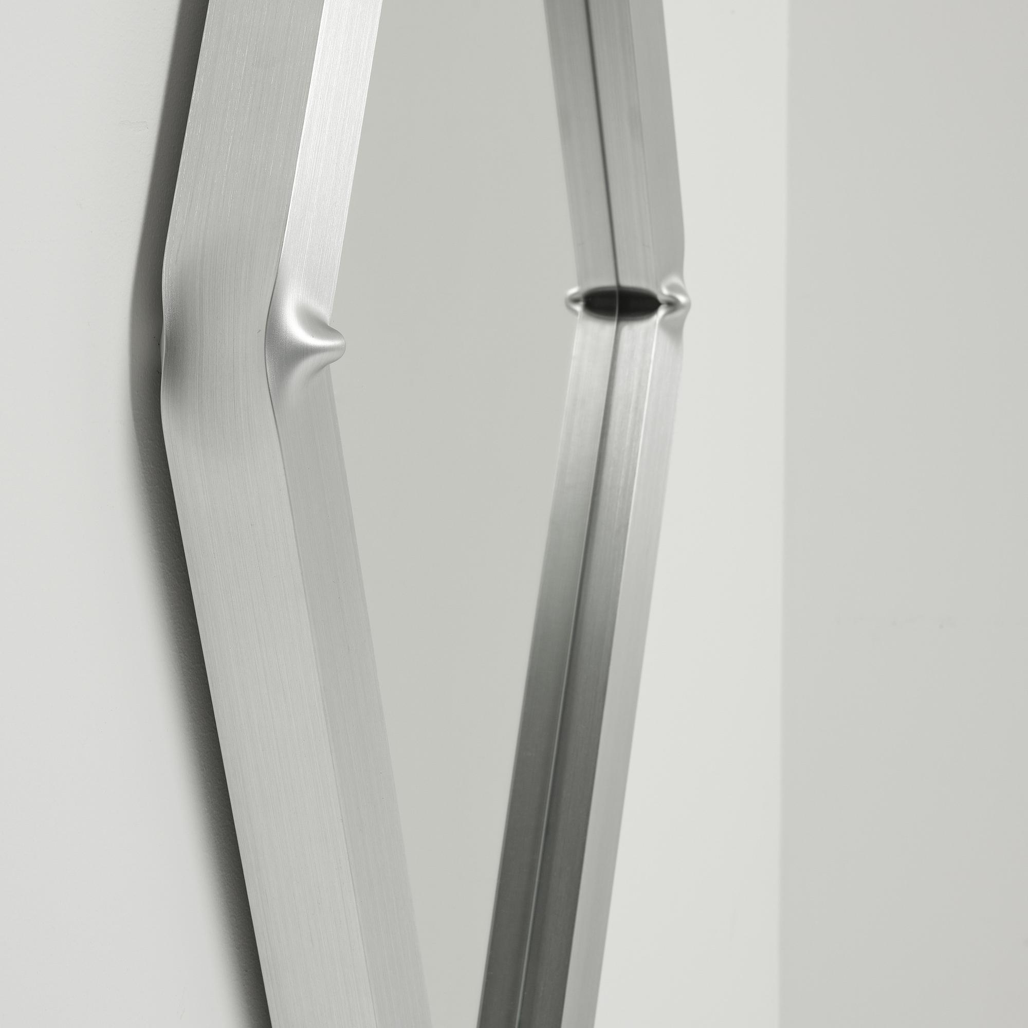 David Taylor, spegel, unik, "Aluminium Mirror", Studio Mellösaverken, Sverige, 2025.
