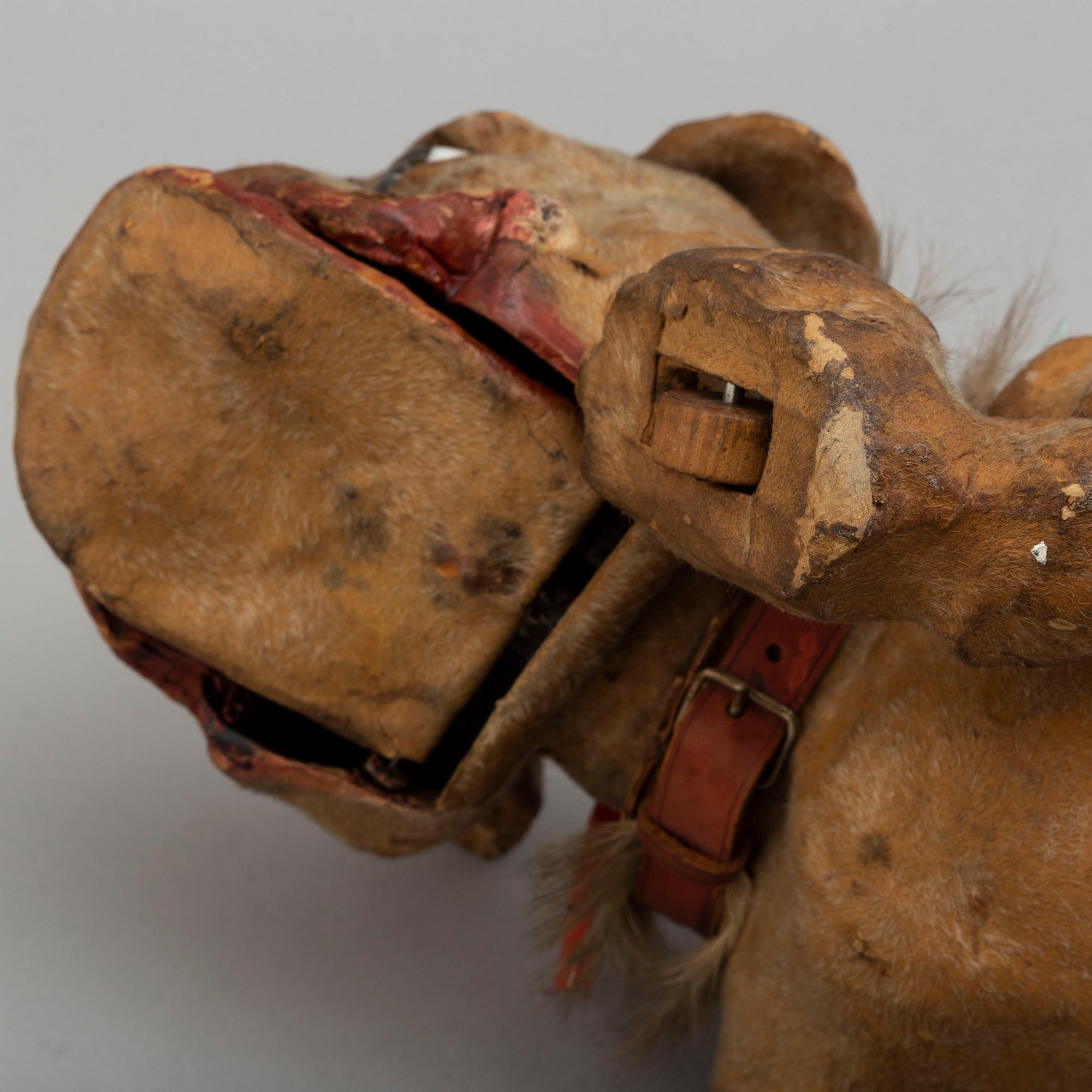 HUND, papier maché, Frankrike, omkring år 1900.