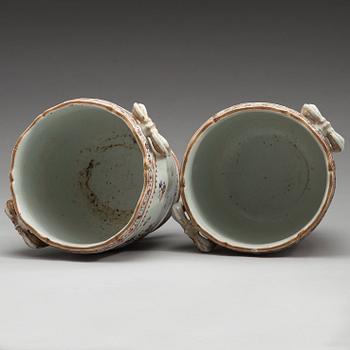 VINKYLARE, ett par, kompaniporslin. Qingdynastin, Qianlong (1736-95).