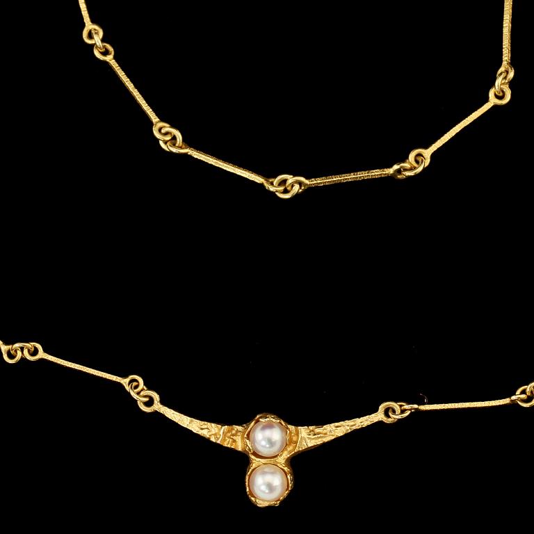 COLLIER samt ARMLÄNK, 18k guld med 2 odlade pärlor, Björn Weckström, Lapponia, 1990. Vikt tot 8 g.
