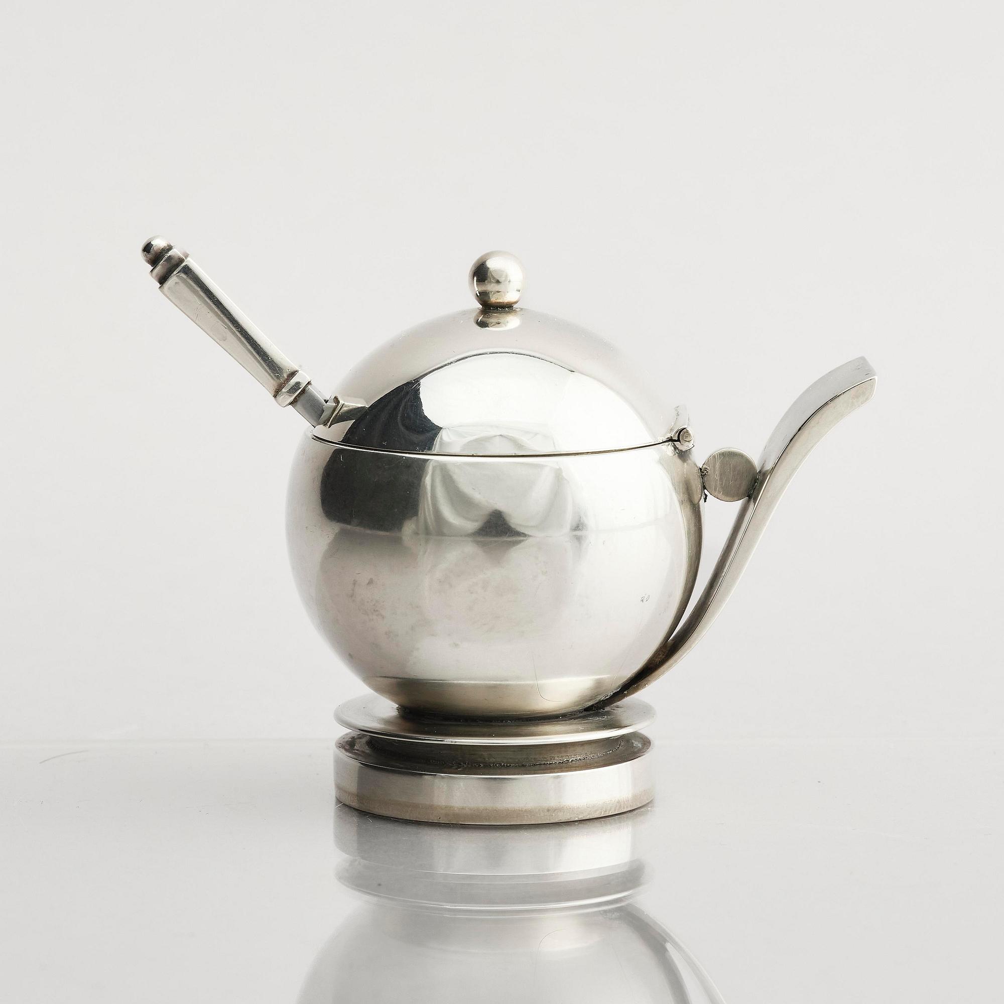 Georg Jensen, kryddsats, 4 delar sterling silver, design Harald Nielsen, modell "Pyramid", design nr 632, Köpenhamn 1945-51.