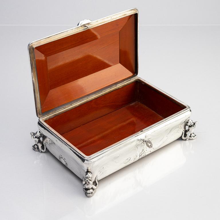 A silver casket, design Auguste Moreau, W.A. Bolin, Moscow 1912-1917.