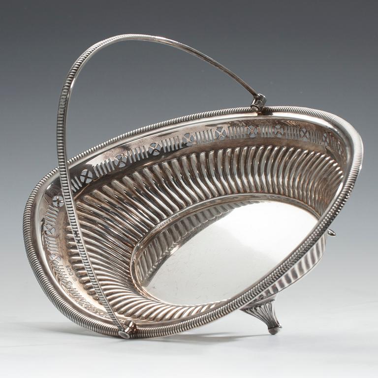 BRÖDKORG, silver, Sheffield, Englanti, 1895. Vikt 470 g.