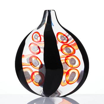 Ann Wåhlström, a unique glass vase, BMI Studios, Seattle, USA, 2007.