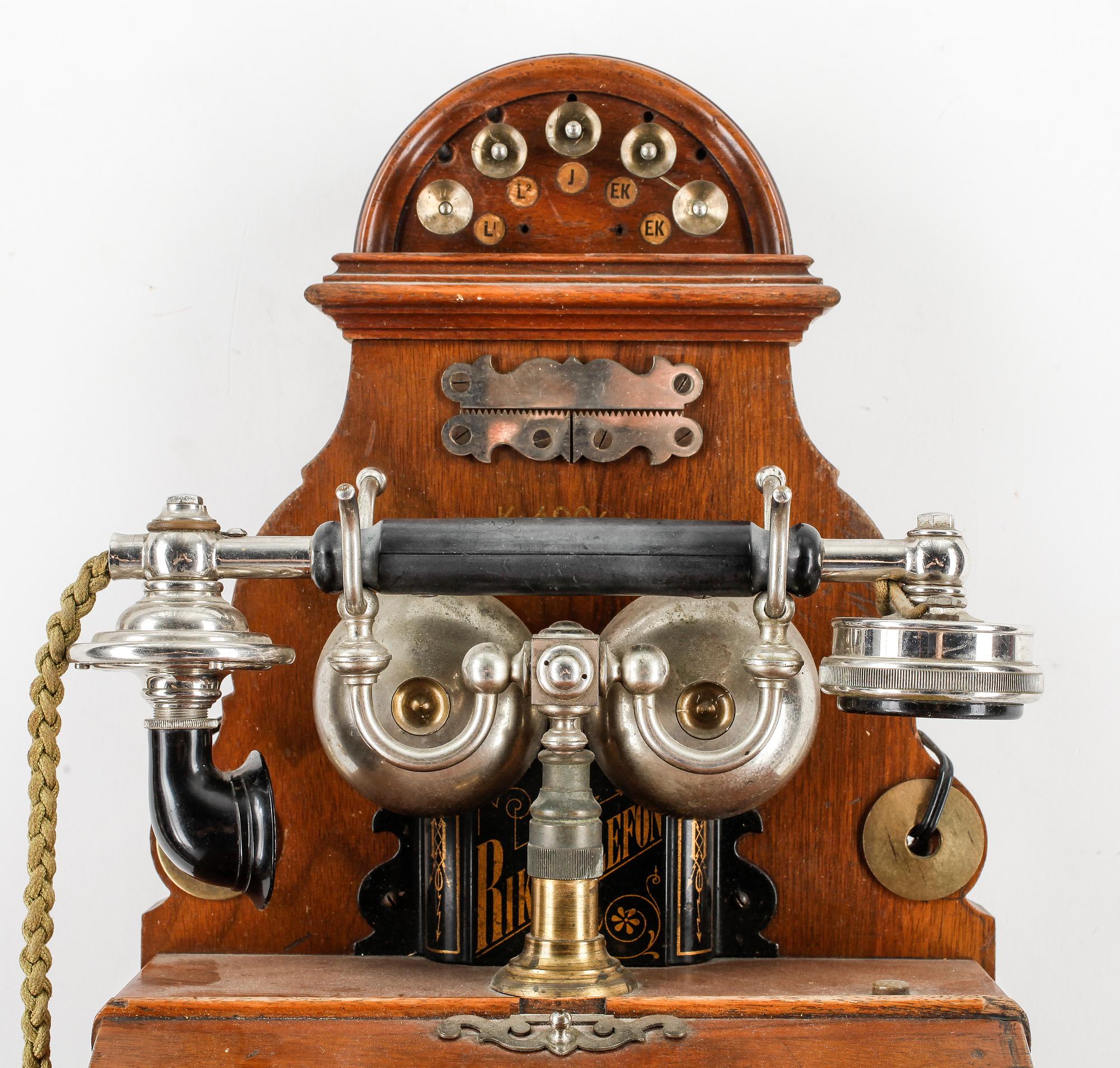 VÄGGTELEFON, 1900-talets början.