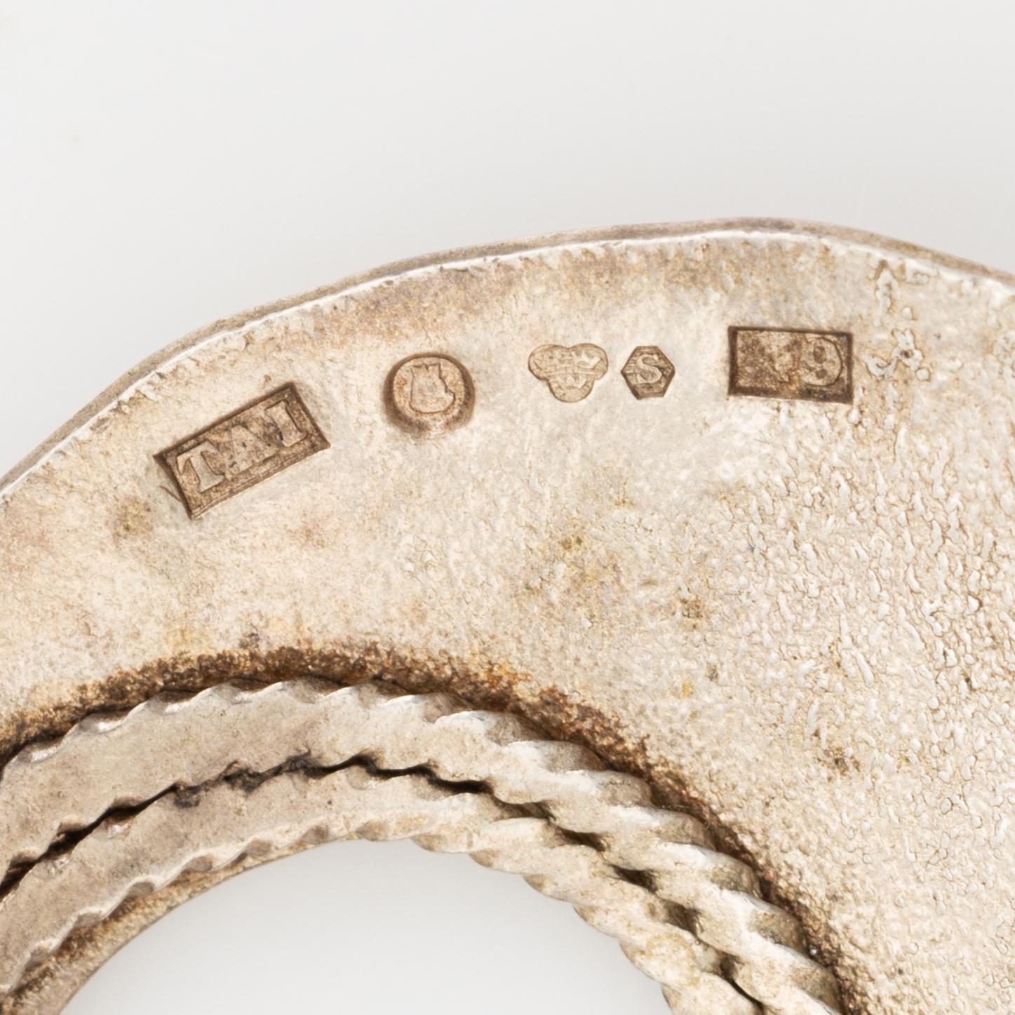 Rosa Taikon, hänge silver.