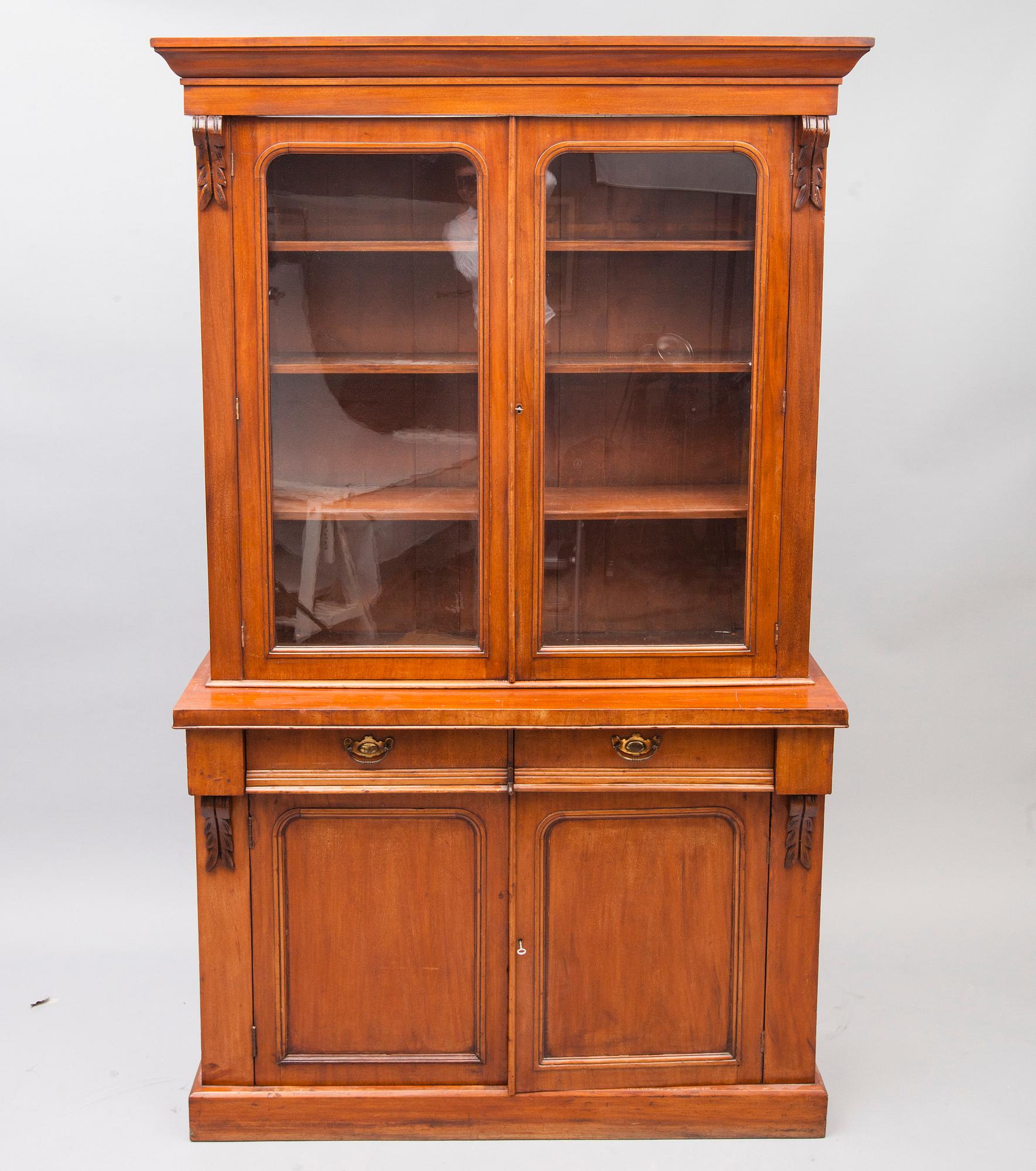 BOKSKÅP, 1800-talets slut.