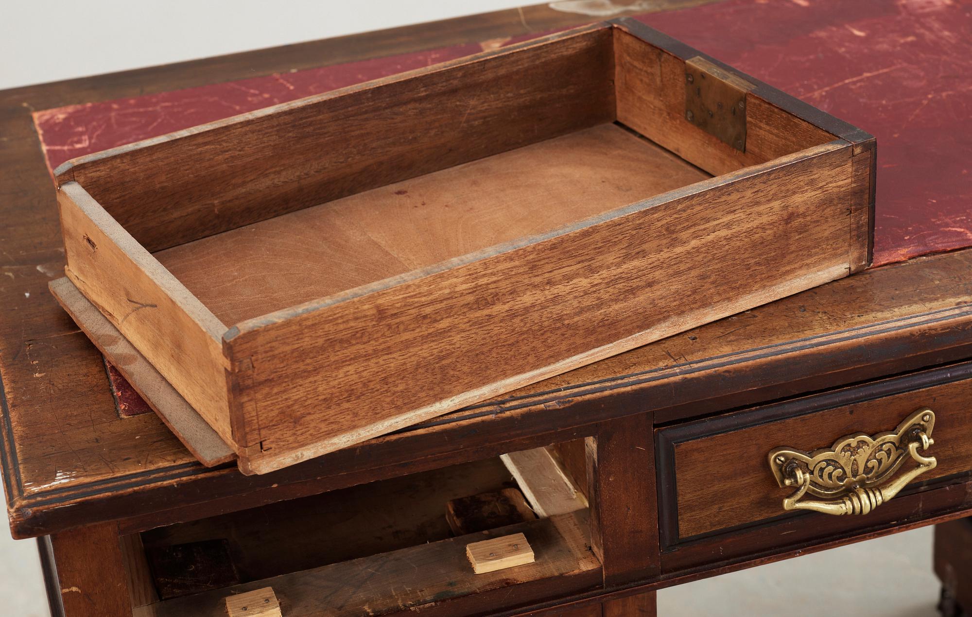 SKRIVBORD, England, 1800-tal.