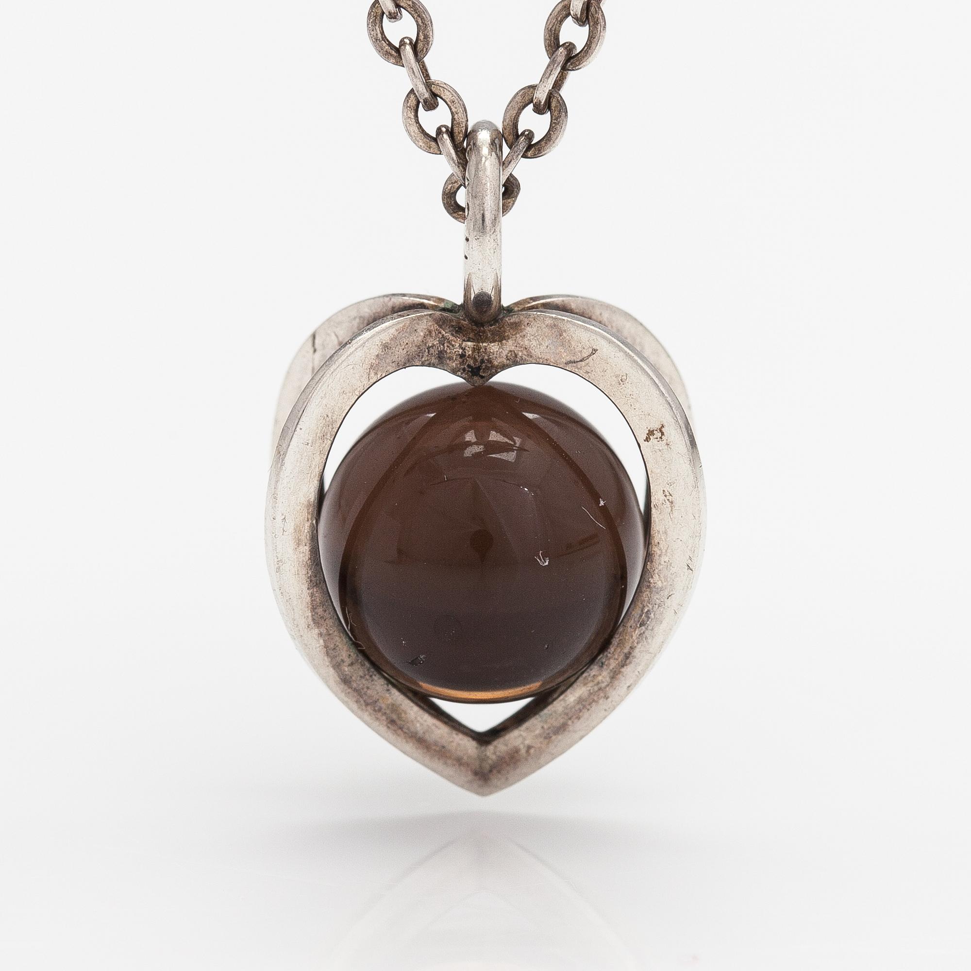 Elis Kauppi, A silver necklace with a smoaky quartz. Kupittaan kulta, Turku.
