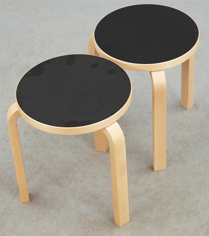 PALLAR, ett par, Modell E 60, Alvar Aalto, Artek, formgiven 1932-33.