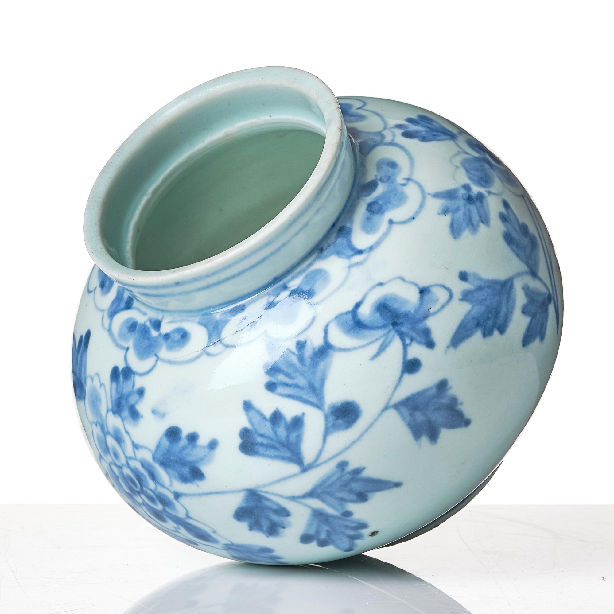 A blue and white Korean jar, 18th Century.