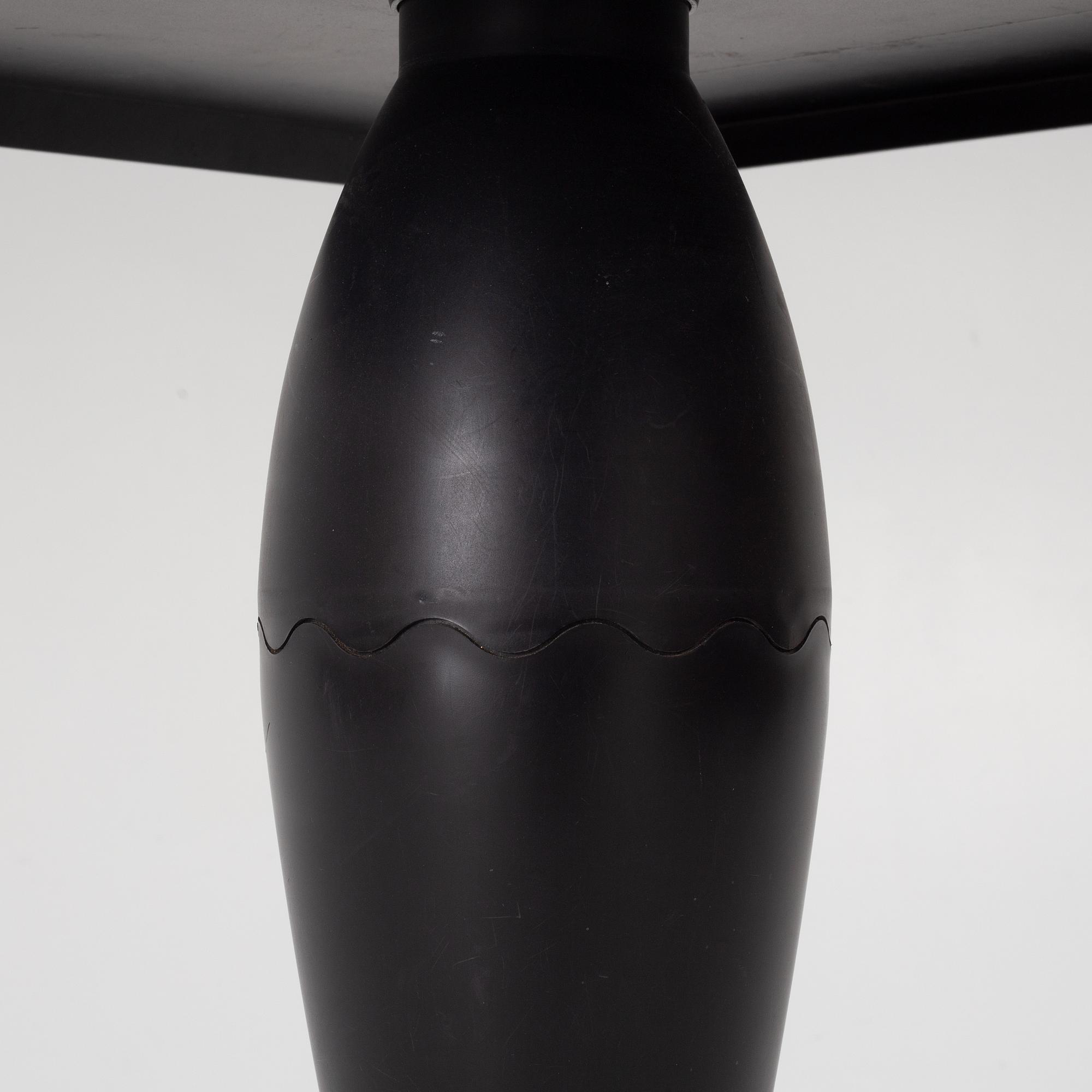 Philippe Starck, bord, "Miss Balú", Kartell, Italien.