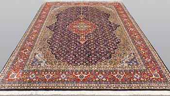 A Tabriz carpet, 40 Raj, about 288 x 195 cm.