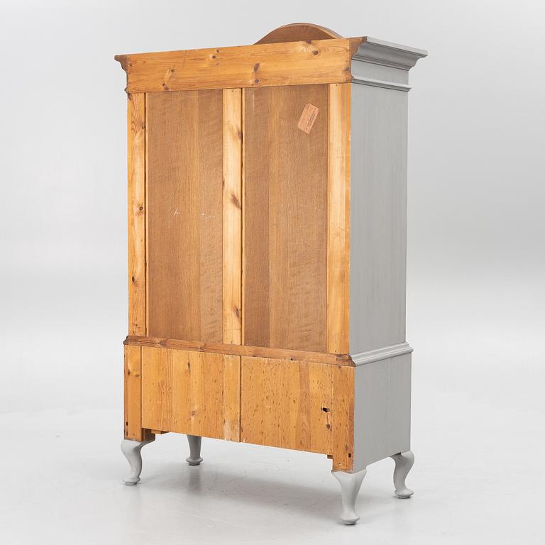 Skåp, 1900-talets första hälft.