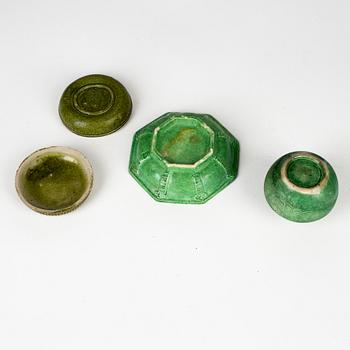 A set with a bisquit box with cover, a jar and a dish, Qing dynasty.