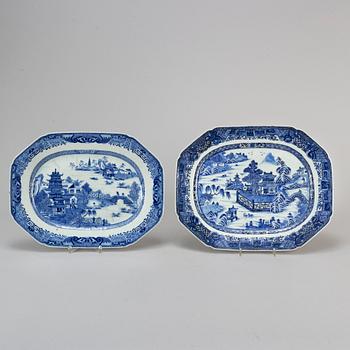 SERVERINGSFAT, två stycken, kompaniporslin. Qingdynastin, Qianlong (1736-95).