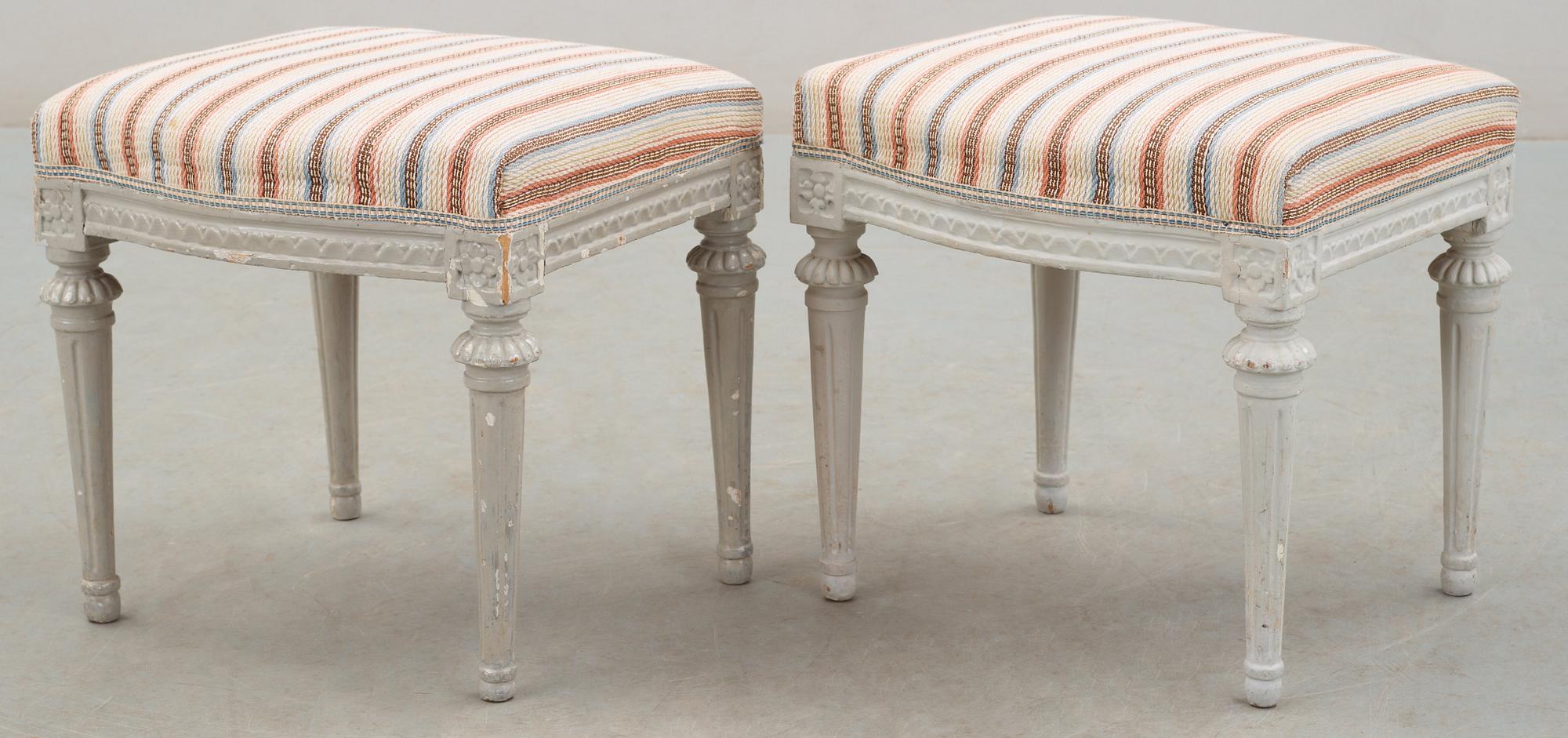 TABURETTER, ett par, av Melchior Lundberg, (mästare i Stockholm 1775-1812). Gustavianska.
