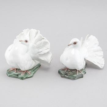 Two porcelain figurines, designed by Fritz Heidenreich for Rosenthal, second half of the 20th cenutry.