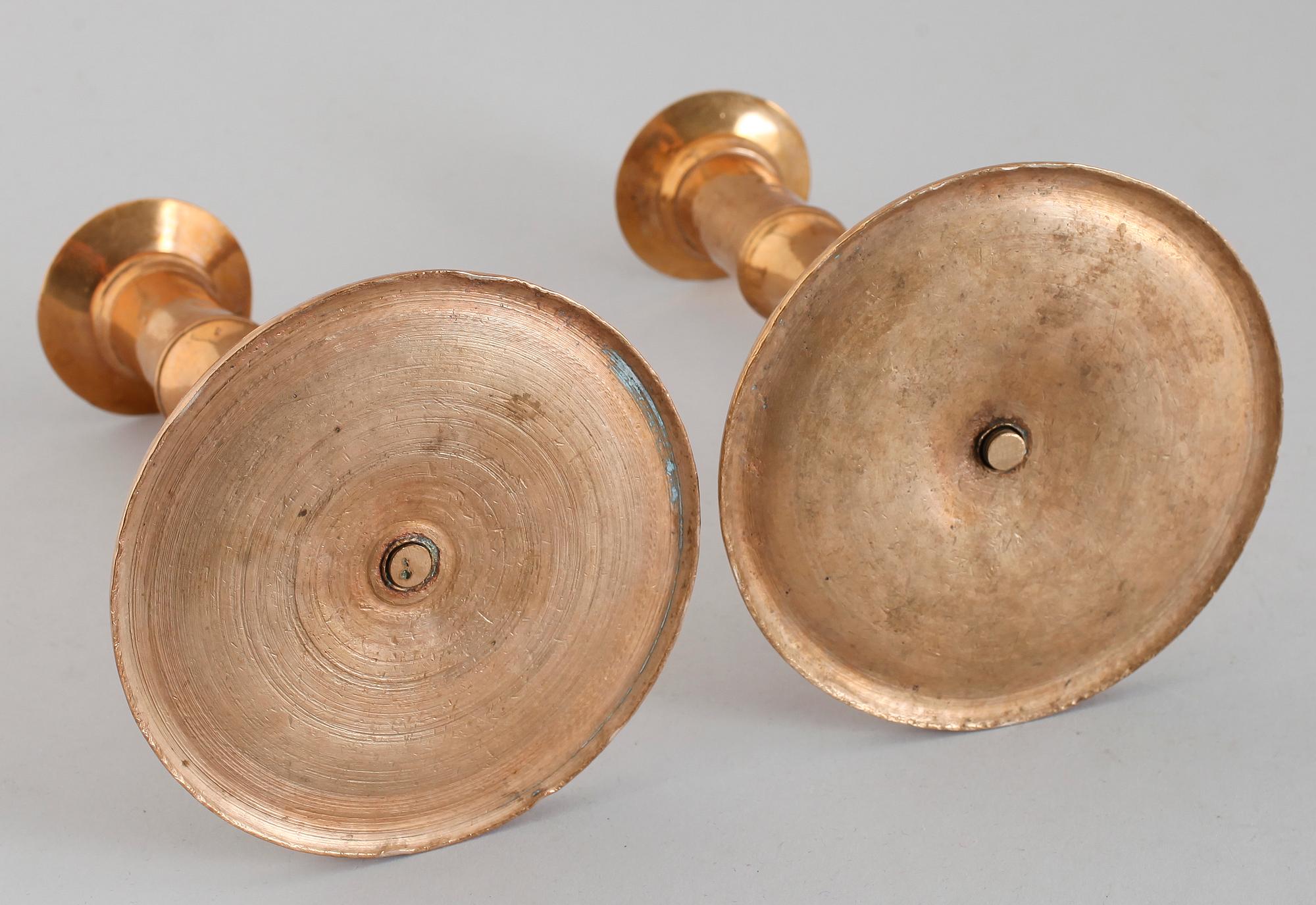 LJUSSTAKAR, 1 par, mässing, 1700-/1800-tal.