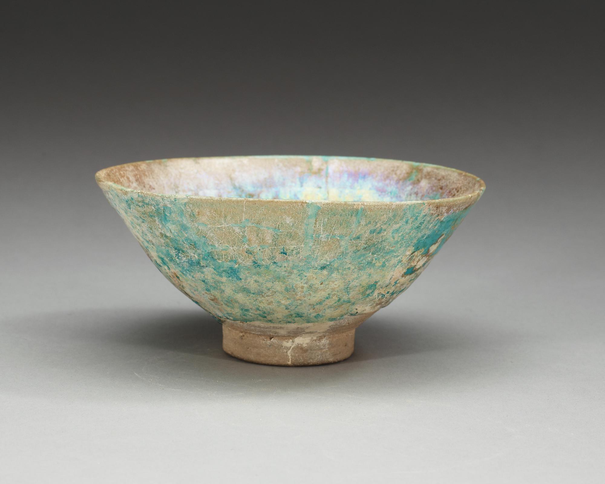 BOWL, pottery. Turquoise glaze. Diameter 16 cm. Persia 13th century, probably Keshan.