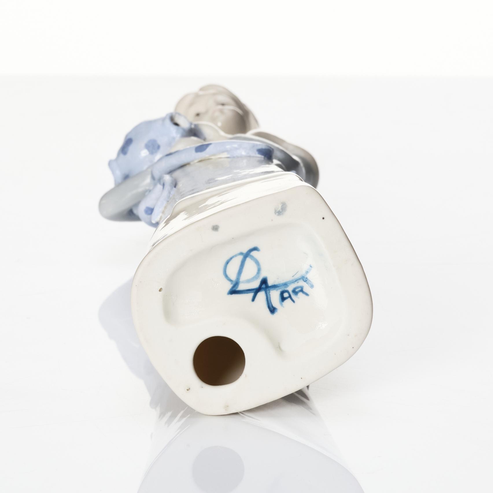 Ola Niklasson, Två kvinnor med prickiga bläckfiskar.