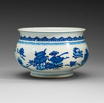 A blue and white censer, Qing dynasty, Kangxi (1662-1722).