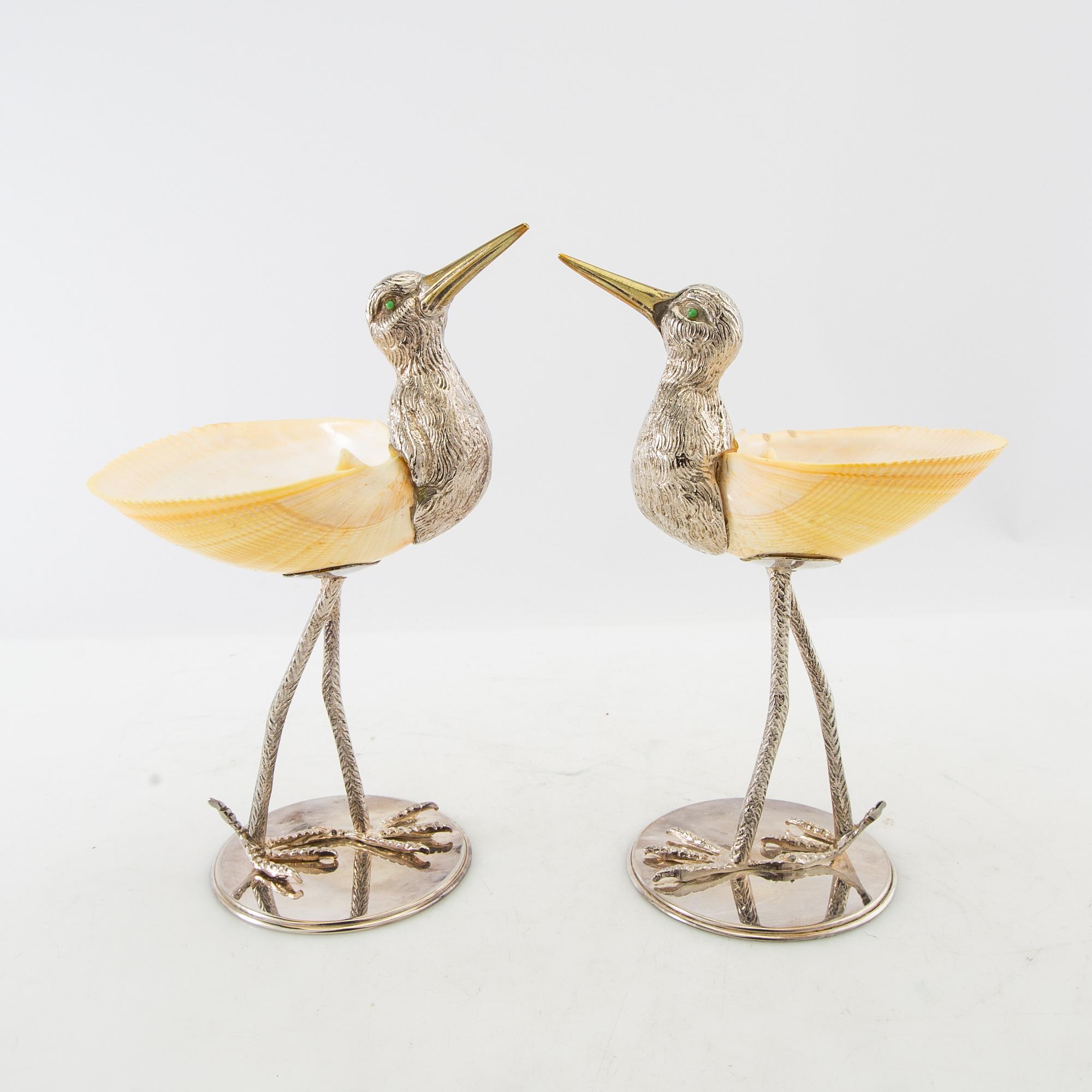 Bowls on foot, a pair from the 20th century.