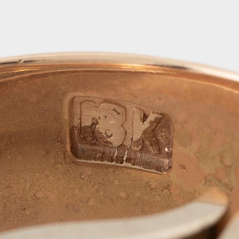 Pendant, 18K gold with brilliant-cut diamond.