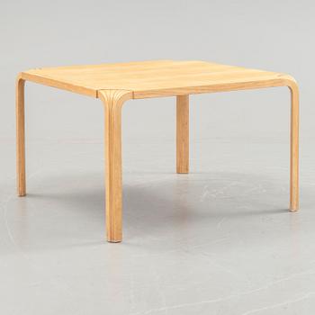 ALVAR AALTO, soffbord, "MX800B", Artek.