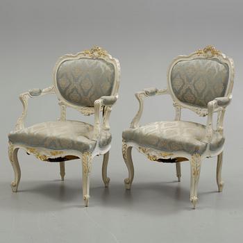 KARMSTOLAR, ett par, nyrokoko, 1800-talets andra hälft.
