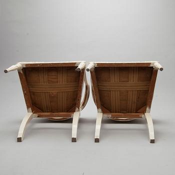 BALJFÅTÖLJER, ett par, gustaviansk stil, sekelskiftet 1800/1900.