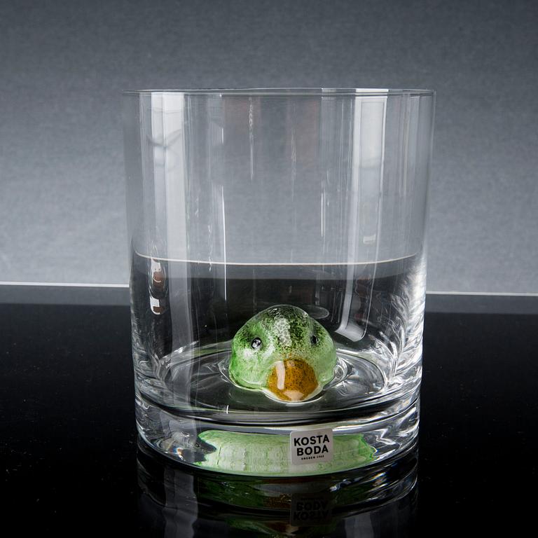 ERNST BILLGREN - FYRA GLAS samt VAS, "New Friends", för Kosta Boda, 2000-tal.
