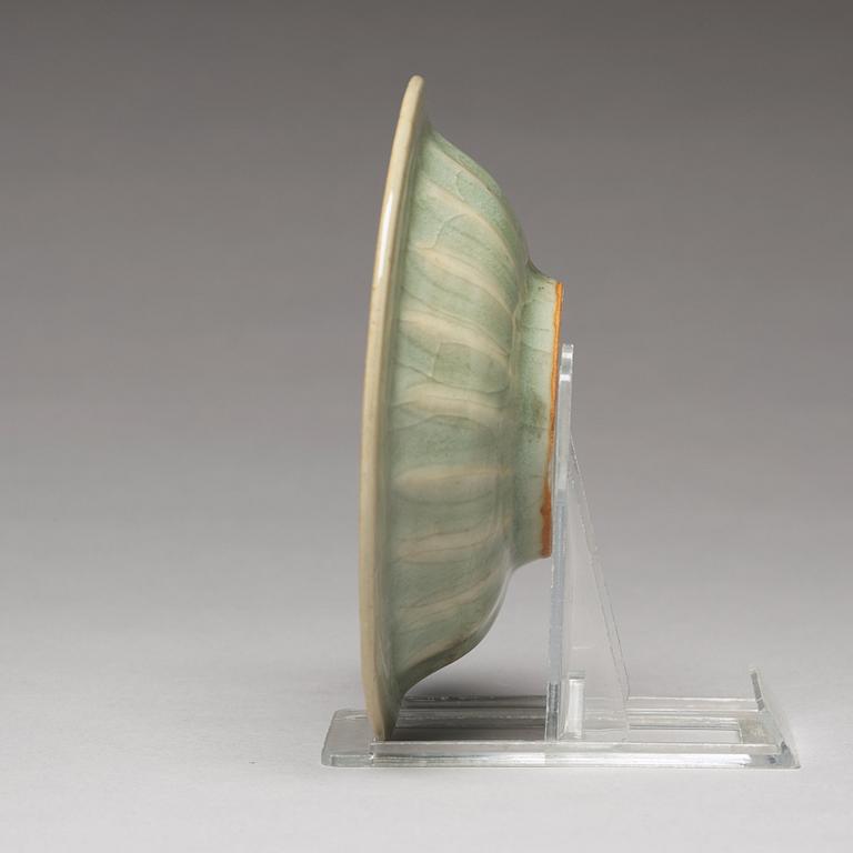 A double fish celadon dish, Yuan/Ming dynasty.