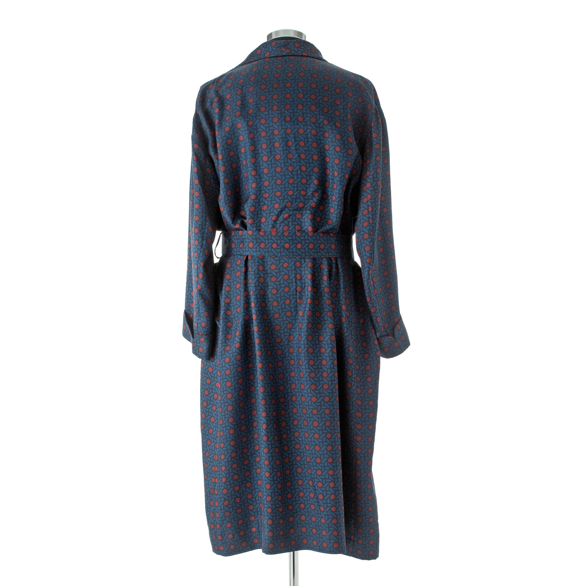 HERMÈS, a blue silk dressing gown.