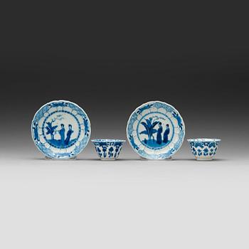 9. A pair of blue and white cups and saucers, Qing dynasty Kangxi (1662-1722).