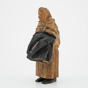 Axel Petersson Döderhultarn, skulptur, signerad. Delvis bemålat trä, höjd 25 cm.