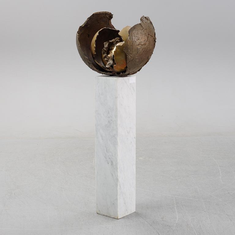 Jens-Flemming Sørensen, skulptur, blankpolerad brons, signerad Jens Flemming och daterad 1974.