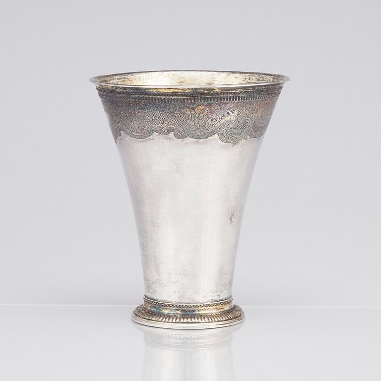 A Swedish 18th century parcel-gilt silver beaker, mark of Lars Pihl, Västervik (1730-1755(60)).