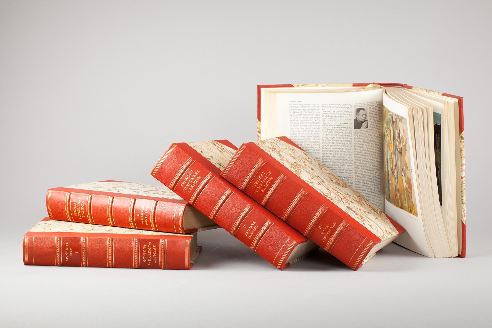 SVENSKT KONSTNÄRSLEXIKON, 5 vol. Allhems förlag Malmö. 1952-67.