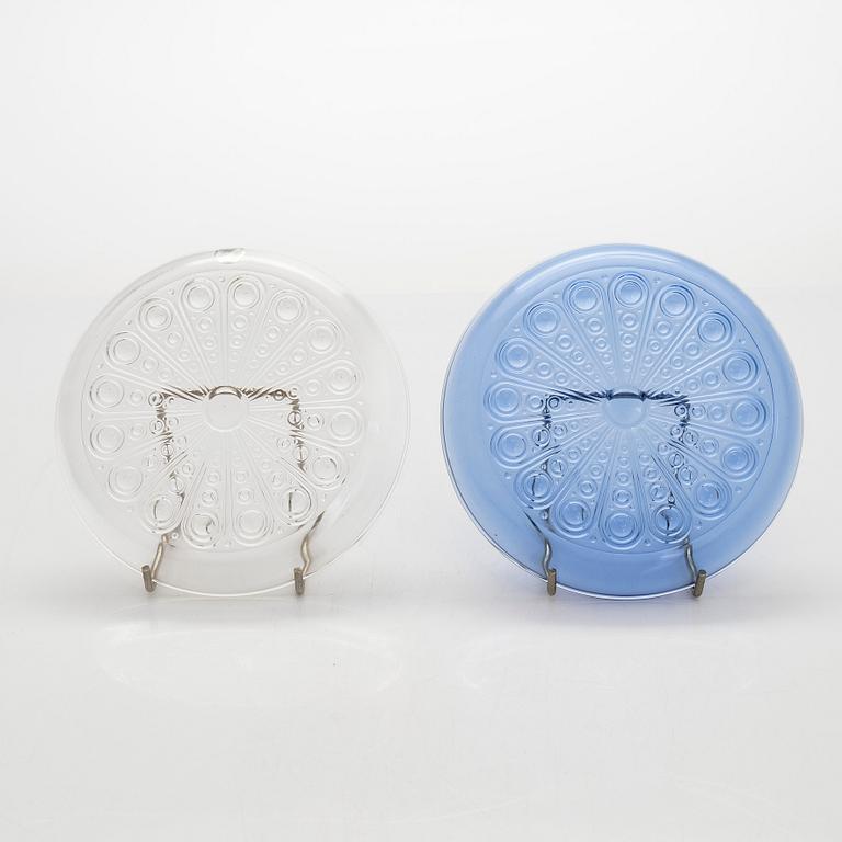 Nanny Still, lautasia, 14 kpl, kulhoja, 6 kpl, "Riikinkukko", malli 5221, 5325, Riihimäen Lasi.