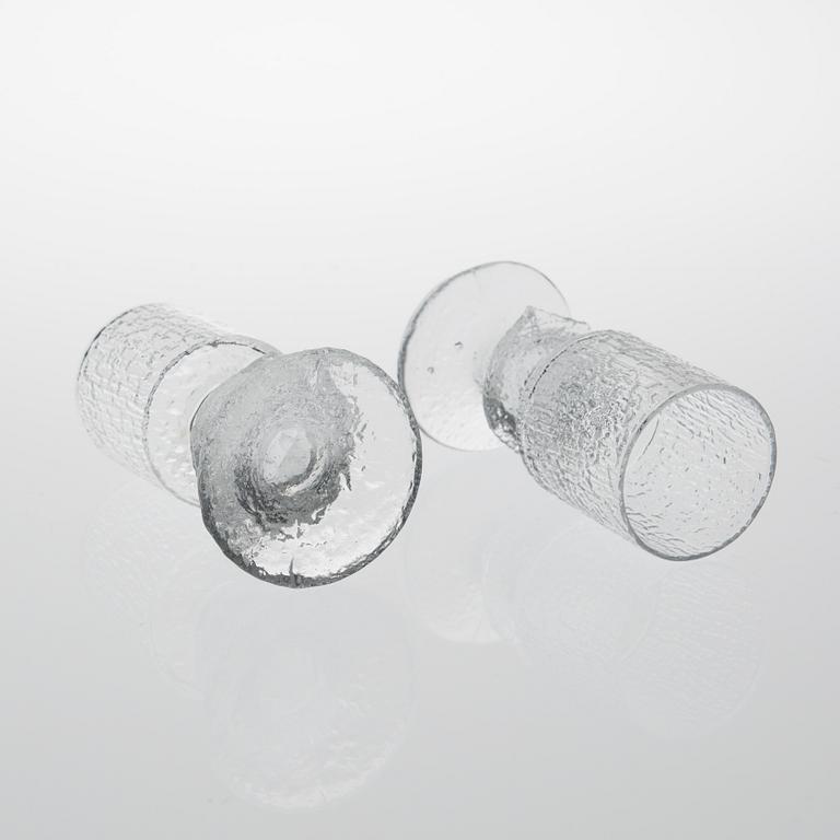 TIMO SARPANEVA, "Senaattori"-laseja, 27 kpl, TAPIO WIRKKALA, "Paadar"-laseja 9 kpl, Iittala.