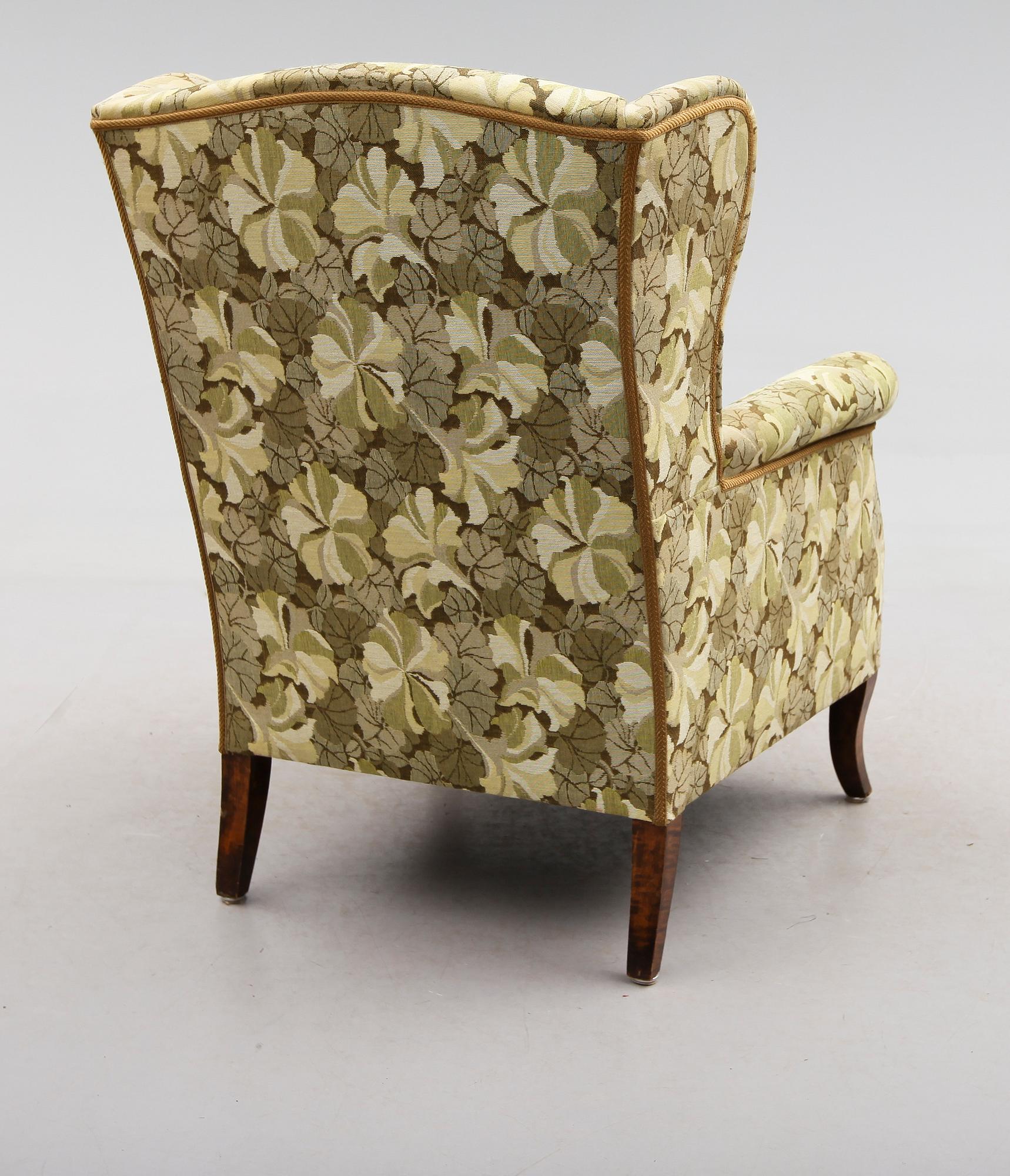 ÖRONLAPPSFÅTÖLJ, 1900-talets mitt.