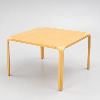 Alvar Aalto, soffbord, modell "X800A", Artek, Finland, sent 1900-tal.
