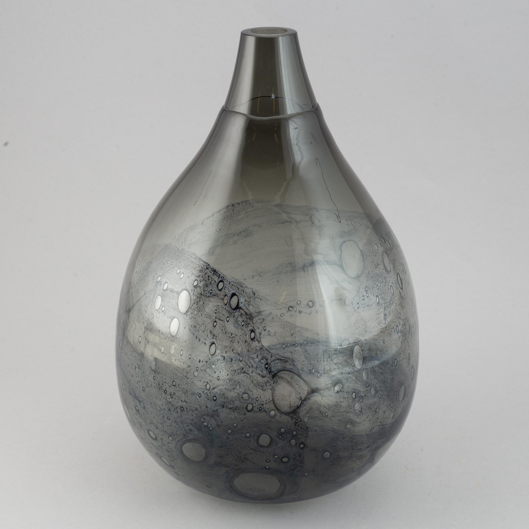 Eva Englund, an "Eldlek" glass vase from Pukeberg. Signed and dated -65.
