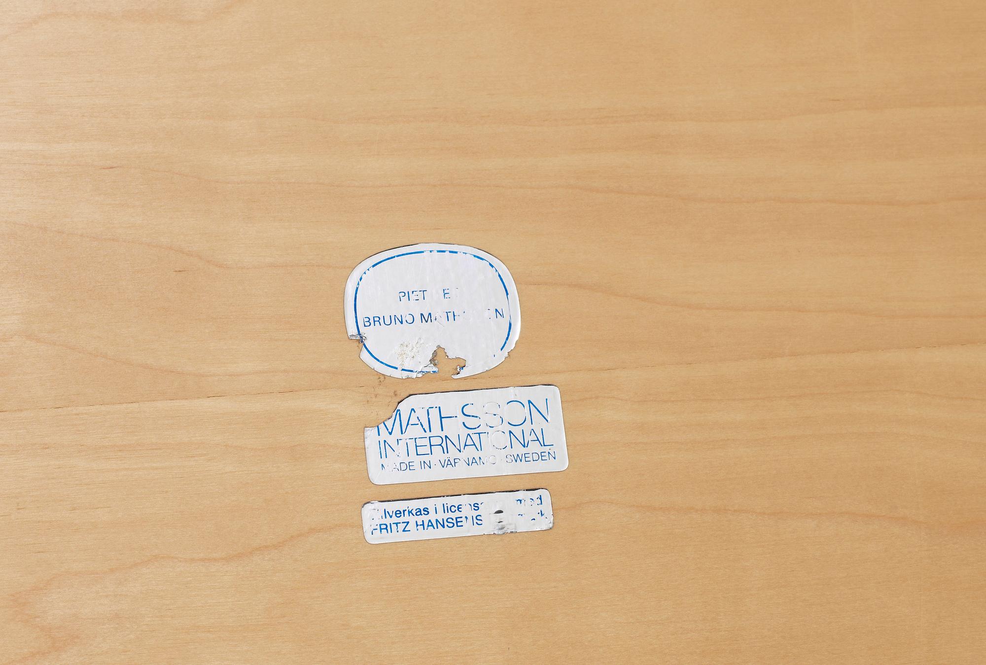 MATBORD, "Superellips", Bruno Mathsson och Piet Hein, Mathsson International, Värnamo, formgiven 1964.