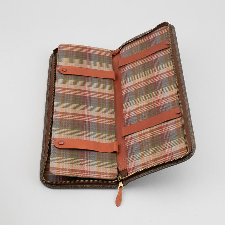 MULBERRY, a set of three bags.