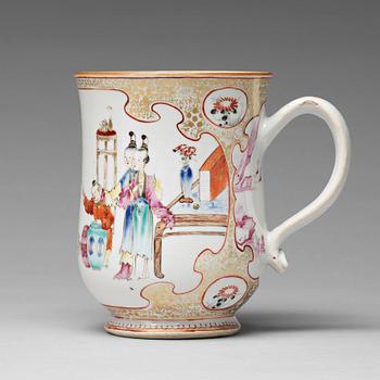 824. A famille rose jug, Qing dynasty, Qianlong (1736-95).